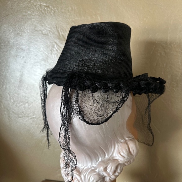 GLAMOROUS 1930\'s BLACK STRAW TILT FEDORA WITH VEIL main image 10